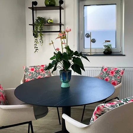 Gardenhouse Eschborn - Naehe Messe Frankfurt Steinbach im Taunus
